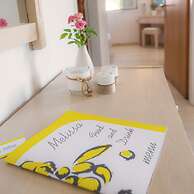 Melissa Apartments, Studios & Suites