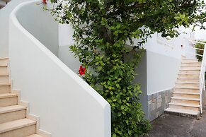 Melissa Apartments, Studios & Suites