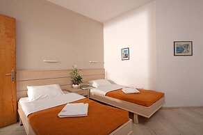 Melissa Apartments, Studios & Suites