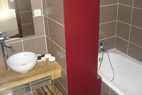 Hotel La Bastie D Urfe