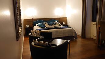 Hotel La Bastie D Urfe