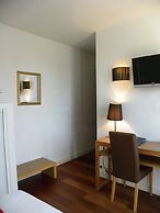 Hotel La Bastie D Urfe
