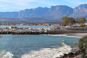 185 on Beach Boutique Suites and Apartments