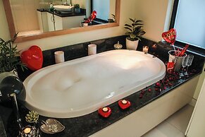 185 on Beach Boutique Suites and Apartments