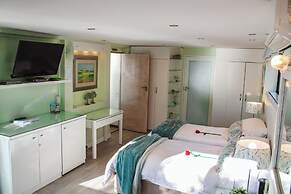 185 on Beach Boutique Suites and Apartments