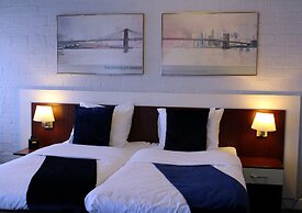 Apollo Hotel