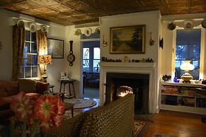 Black Walnut Point Inn