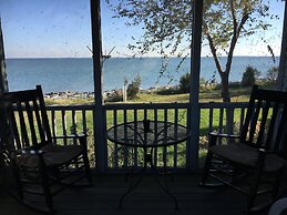 Black Walnut Point Inn