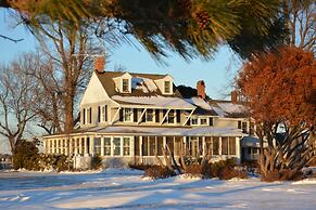 Black Walnut Point Inn