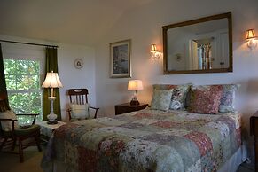 Black Walnut Point Inn