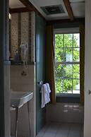 Black Walnut Point Inn