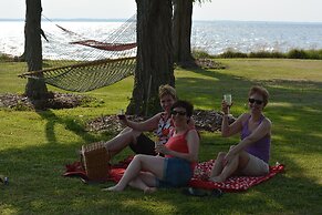 Black Walnut Point Inn