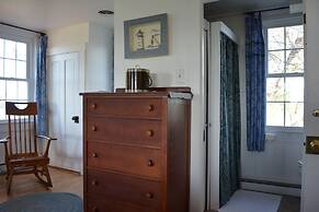 Black Walnut Point Inn