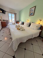 ALK HOTEL™