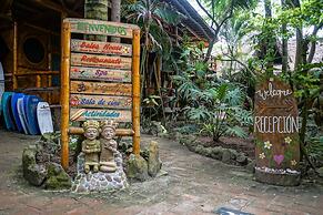 Balsa Surf Camp by Rotamundos