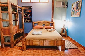 Balsa Surf Camp by Rotamundos