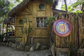 Balsa Surf Camp by Rotamundos