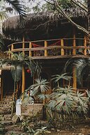 Balsa Surf Camp by Rotamundos