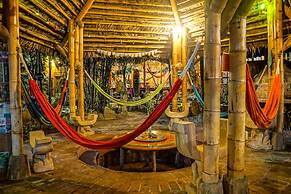 Balsa Surf Camp by Rotamundos