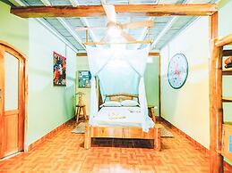 Balsa Surf Camp by Rotamundos