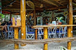 Balsa Surf Camp by Rotamundos