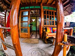 Balsa Surf Camp by Rotamundos