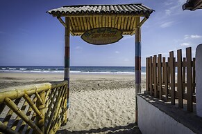 Balsa Surf Camp by Rotamundos