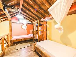 Balsa Surf Camp by Rotamundos