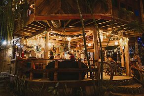 Balsa Surf Camp by Rotamundos