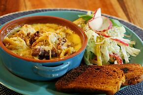 Balsa Surf Camp by Rotamundos