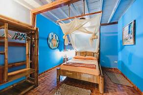 Balsa Surf Camp by Rotamundos