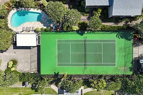 Beach Breakers Resort