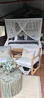 Barefoot Addo Elephant Lodge