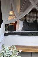 Barefoot Addo Elephant Lodge