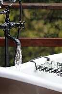 Barefoot Addo Elephant Lodge