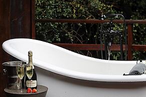 Barefoot Addo Elephant Lodge