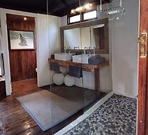 Barefoot Addo Elephant Lodge