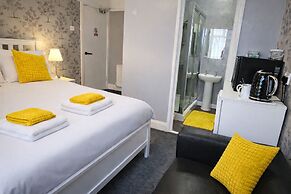 The Roslyn Hotel