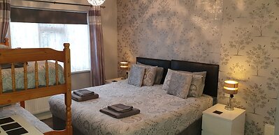 The Roslyn Hotel