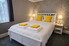 The Roslyn Hotel