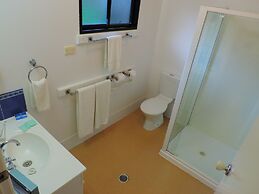 Governor's Lodge Resort Hotel