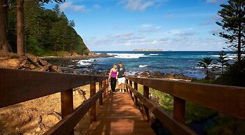 Governor's Lodge Resort Hotel