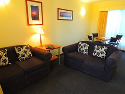 Governor's Lodge Resort Hotel