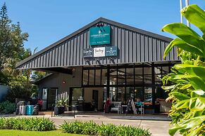 Governor's Lodge Resort Hotel