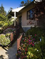 Governor's Lodge Resort Hotel