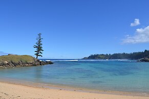 Governor's Lodge Resort Hotel