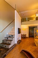 Carmel Charme Resort