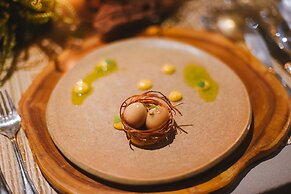 Carmel Charme Resort