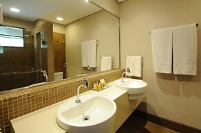 Carmel Charme Resort