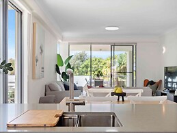 Pacific Marina Apartments